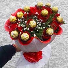 Foto de Rosas importadas engarzadas con ferrero rocher 